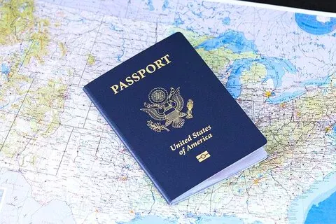 Паспорт США — необхідний документ для натуралізації